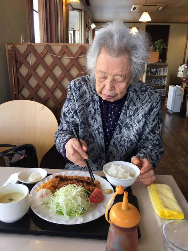 母とドライブ お昼ご飯 中沢けいこ ナカザワケイコ 選挙ドットコム