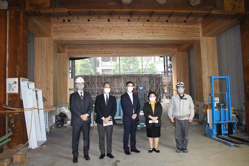 鉄骨と木造のハイブリッド建築物の建築現場を訪問 小宮山泰子 コミヤマヤスコ 選挙ドットコム