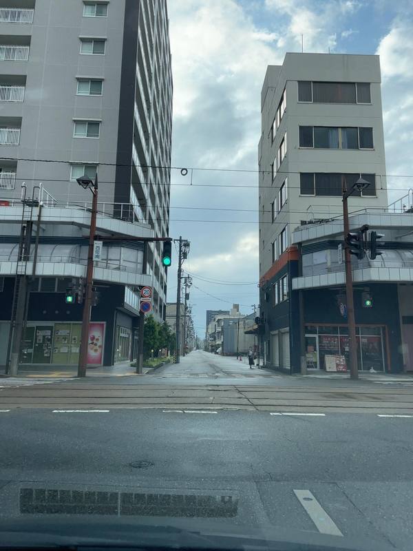 今朝はあいの風とやま鉄道の水橋駅から街宣スタート 初めて当駅で語った 山としひろ 副代表もびっ 西尾まさえい ニシオマサエイ 選挙ドットコム
