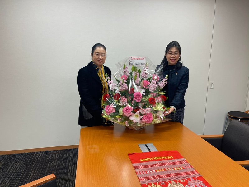 1 日本ラオス友好議員連盟の会長就任祝いに 駐日ラオス大使がお祝いの表敬訪問に来て下さい つちや品子 ツチヤシナコ 選挙ドットコム